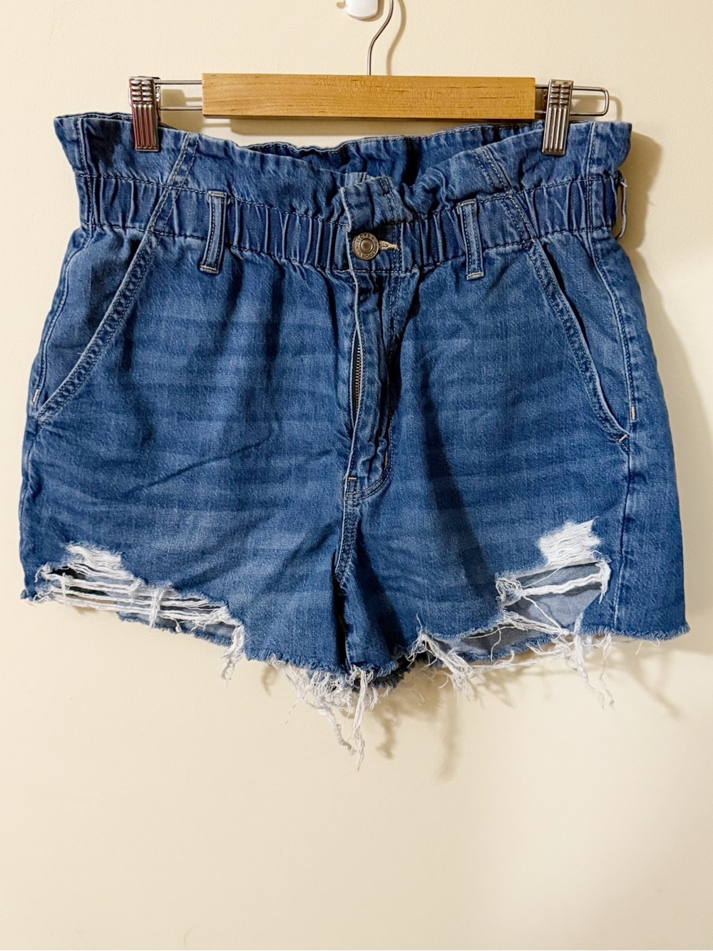 American Eagle Womens Mom Shorts Size 12 Paperbag Denim Distresssed